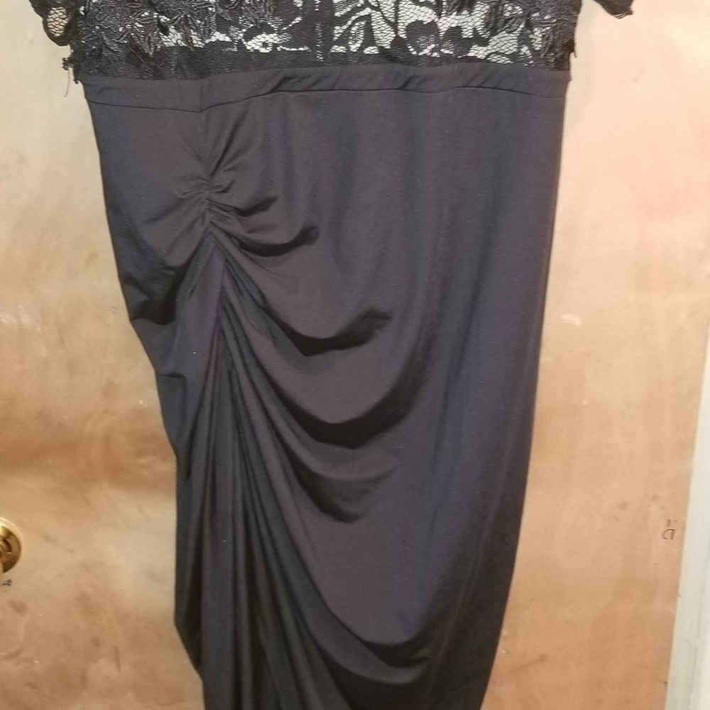 Dress - Picture 4 of 4